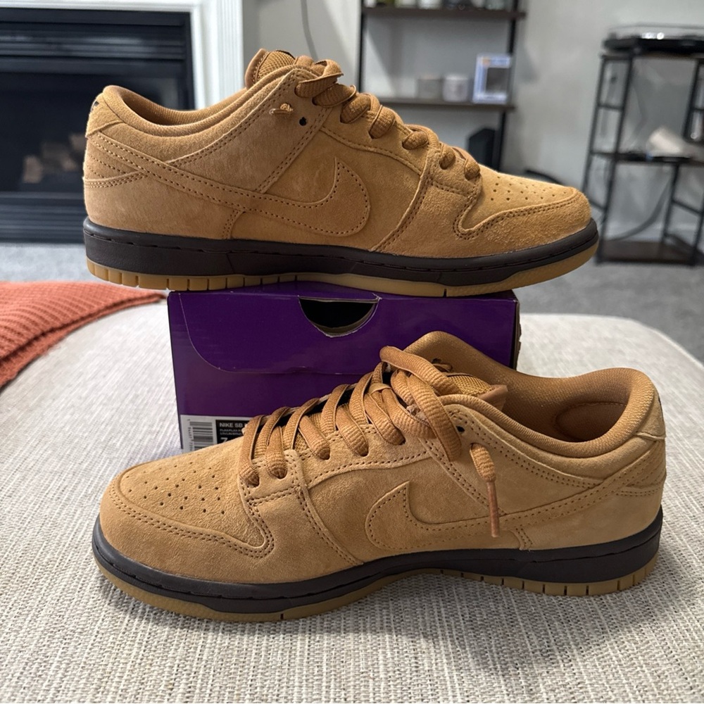 Worn once Wheat Nike SB dunks - size 7 men